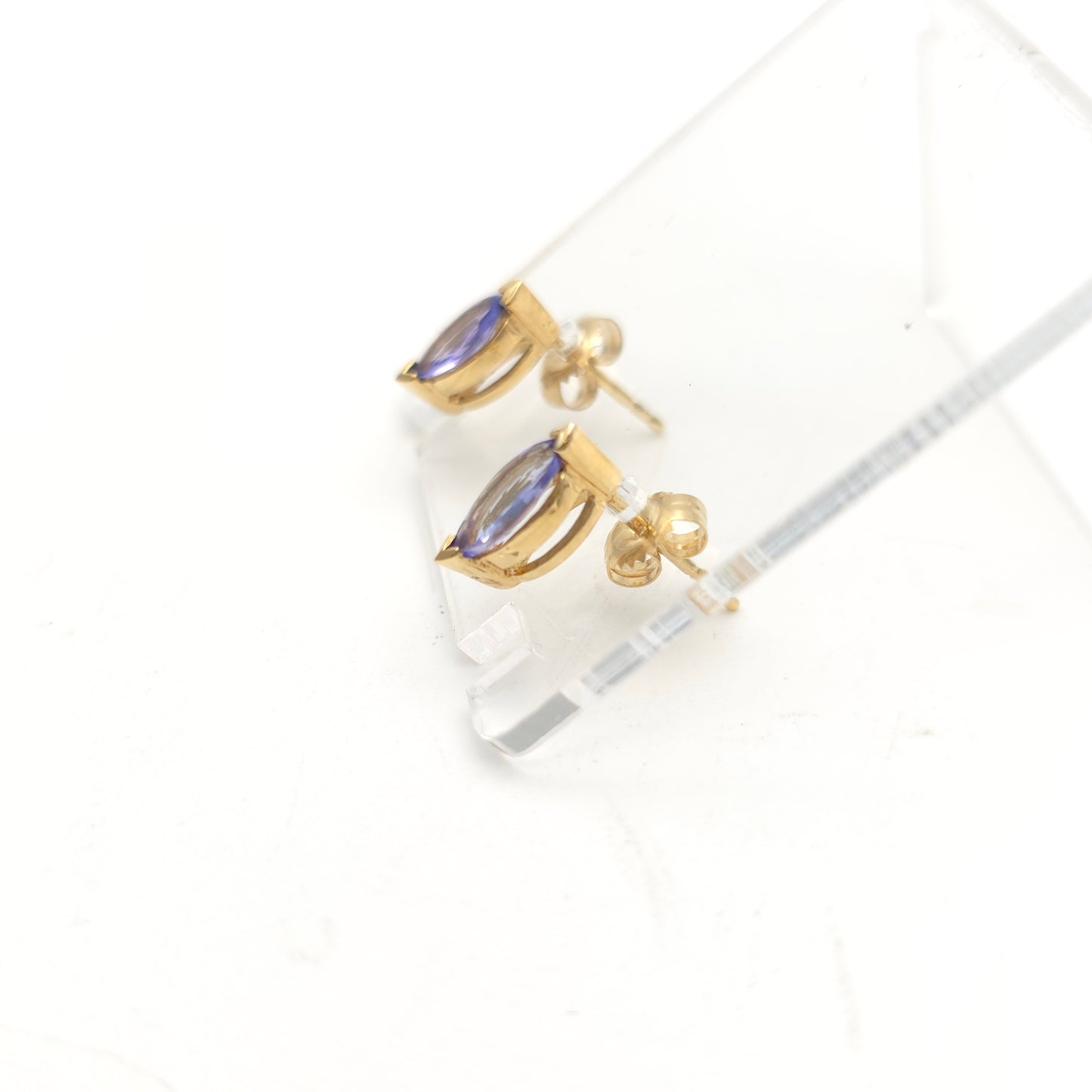 18ct Yellow Gold Simple Marquise Cut Tanzanite Solitaire Stud Earrings