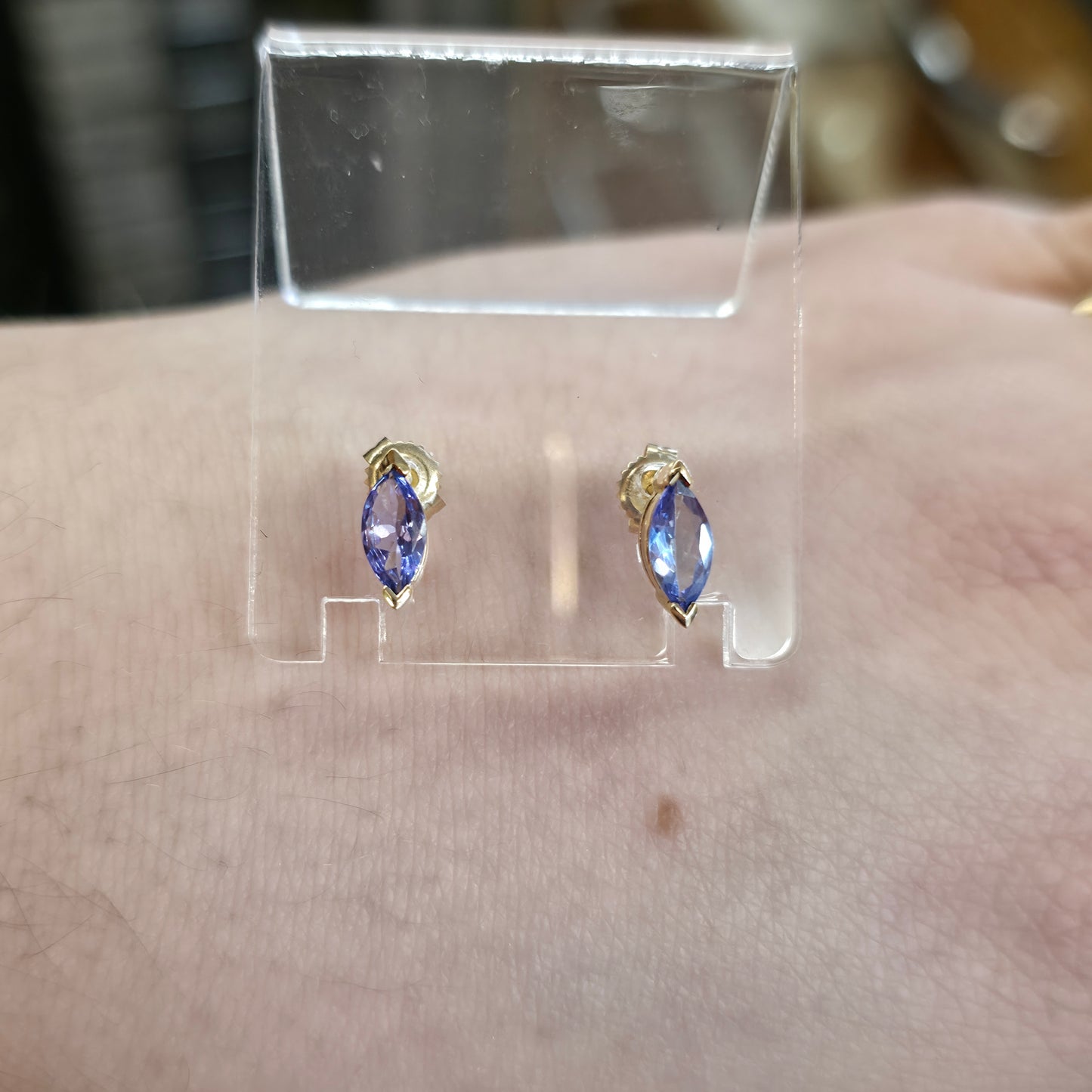 18ct Yellow Gold Simple Marquise Cut Tanzanite Solitaire Stud Earrings
