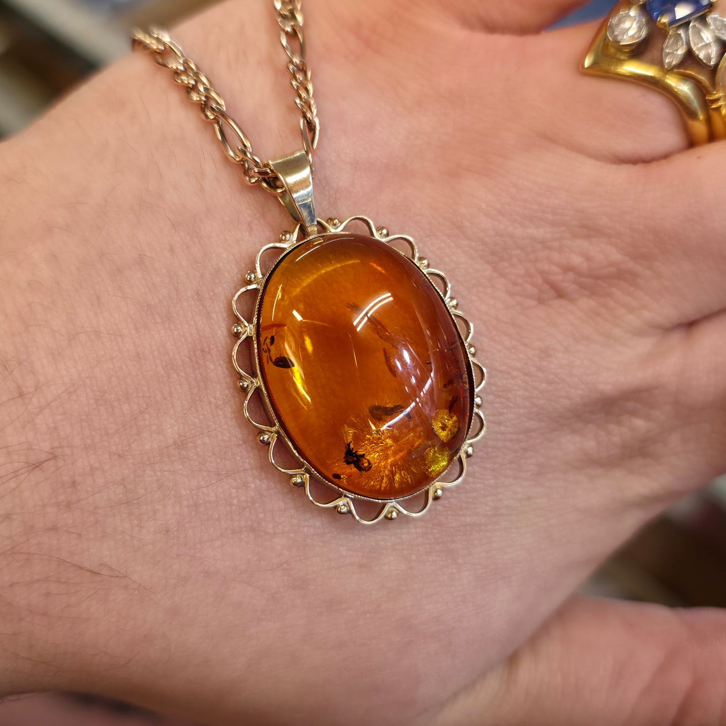 9ct Yellow Gold Vintage Large Amber Cabochon Pendant & Filigree Chain Necklace