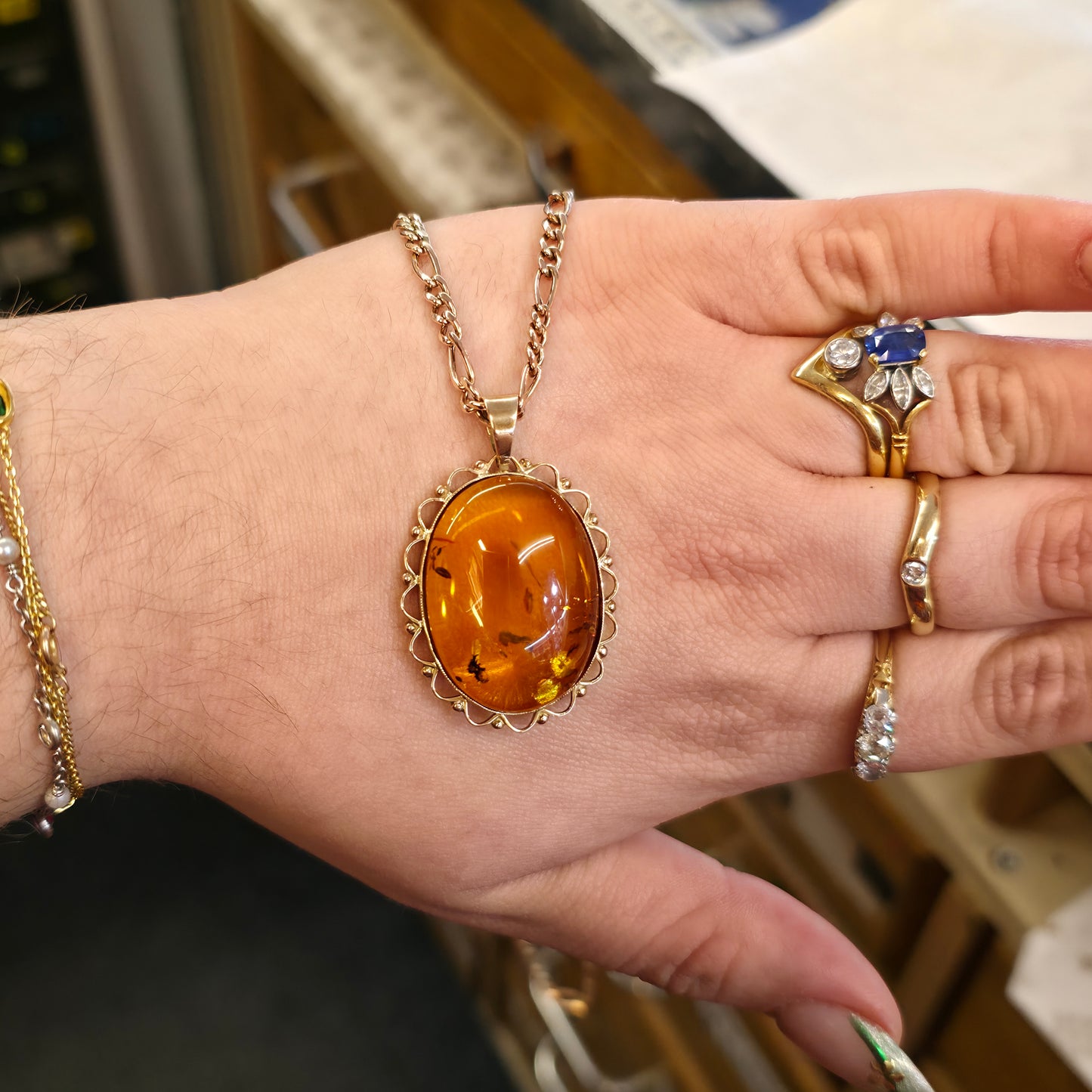 9ct Yellow Gold Vintage Large Amber Cabochon Pendant & Filigree Chain Necklace