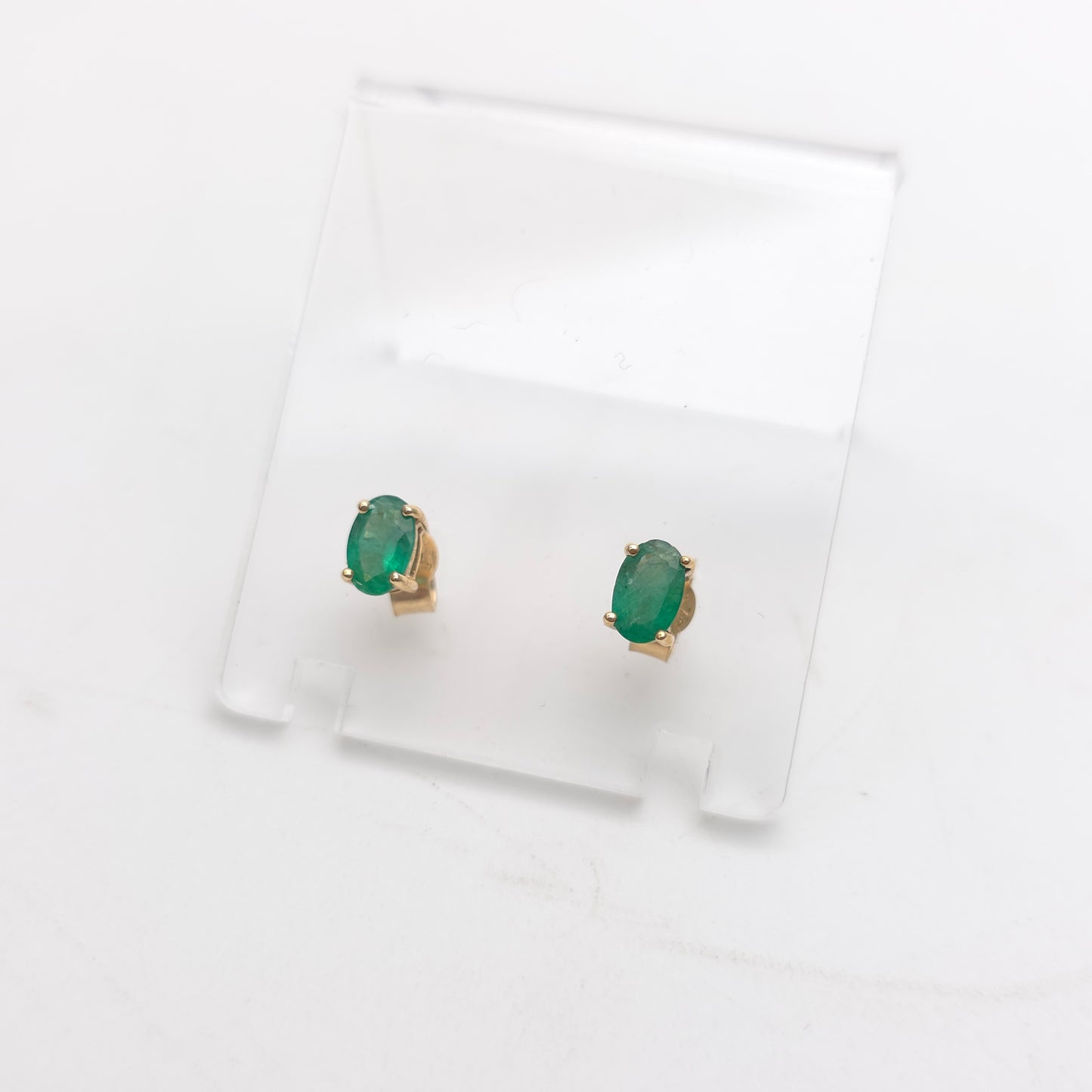 9ct Yellow Gold Vintage Oval Cut Emerald Solitaire Stud Earrings