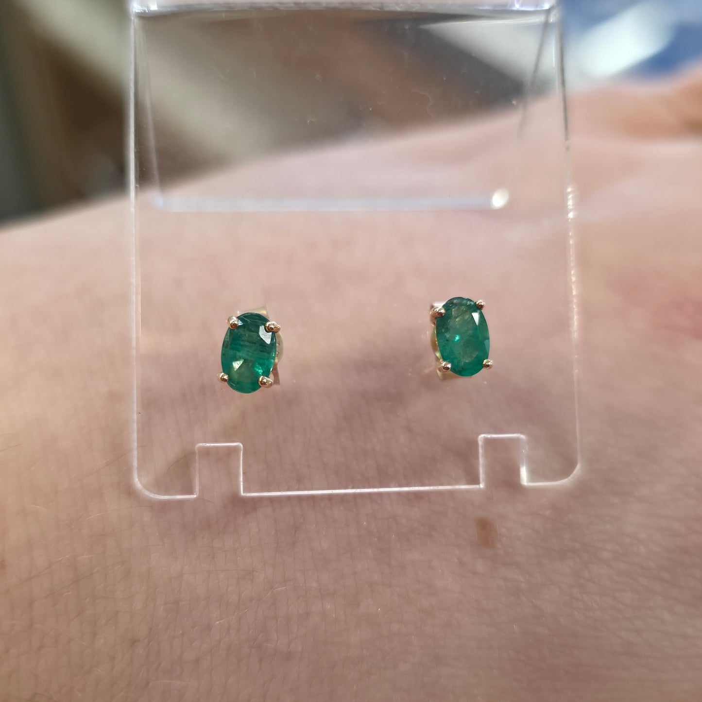 9ct Yellow Gold Vintage Oval Cut Emerald Solitaire Stud Earrings