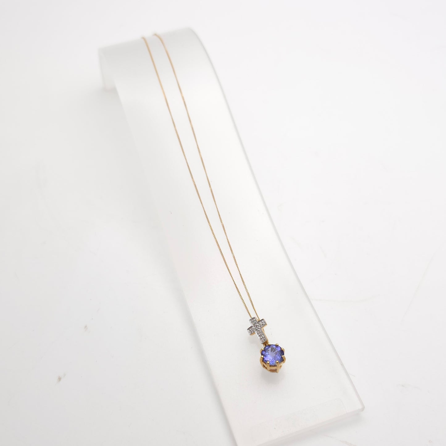 18ct Yellow Gold Unique Round Cut Tanzanite And Diamond Cross Pendant Necklace
