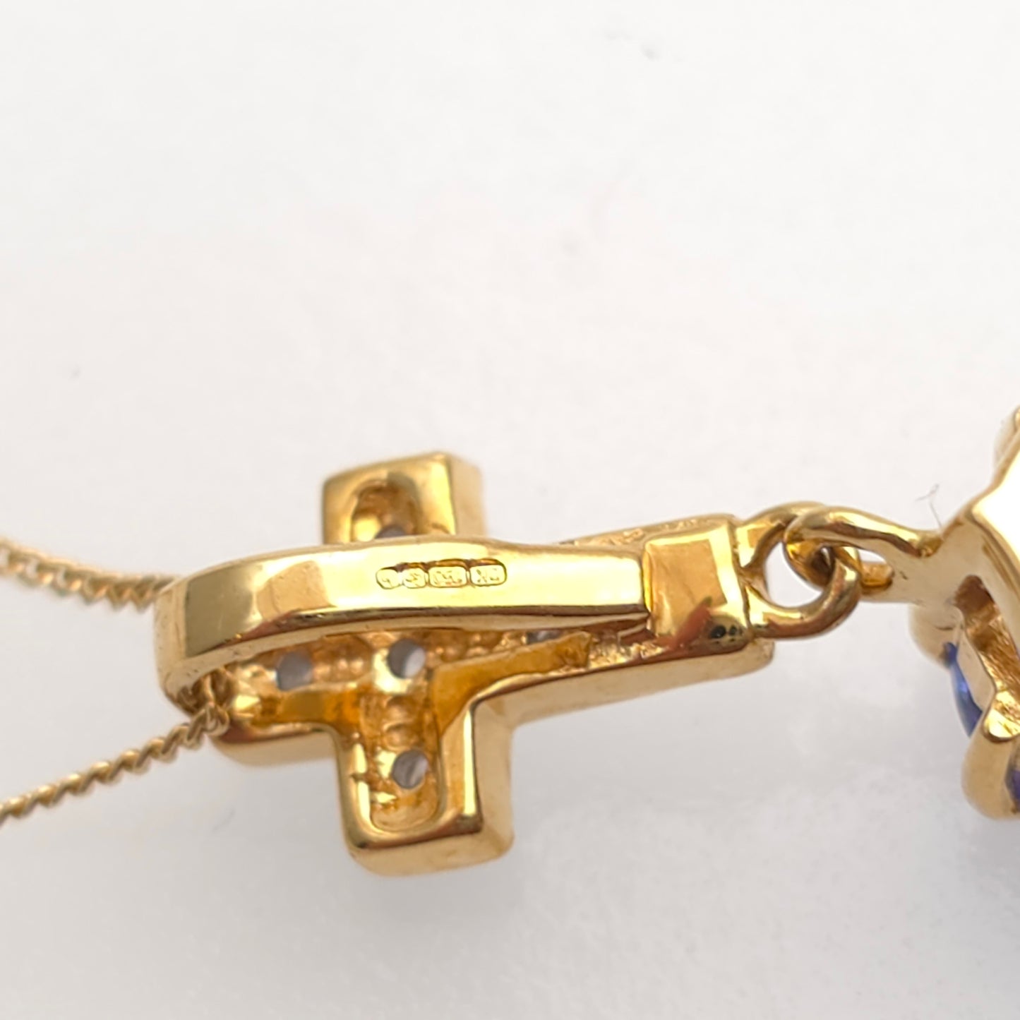 18ct Yellow Gold Unique Round Cut Tanzanite And Diamond Cross Pendant Necklace