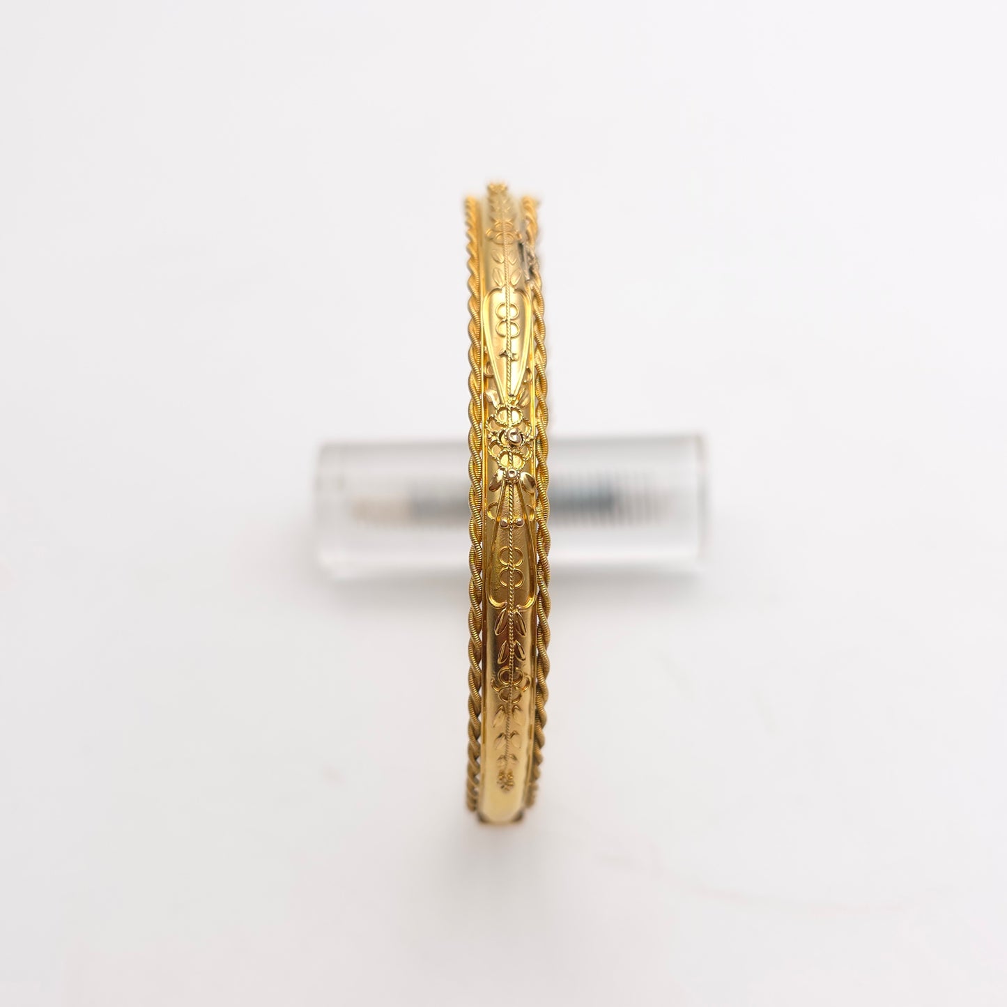 15ct Yellow Gold Antique Victorian Hinged Wirework Patterned Bangle (AF)