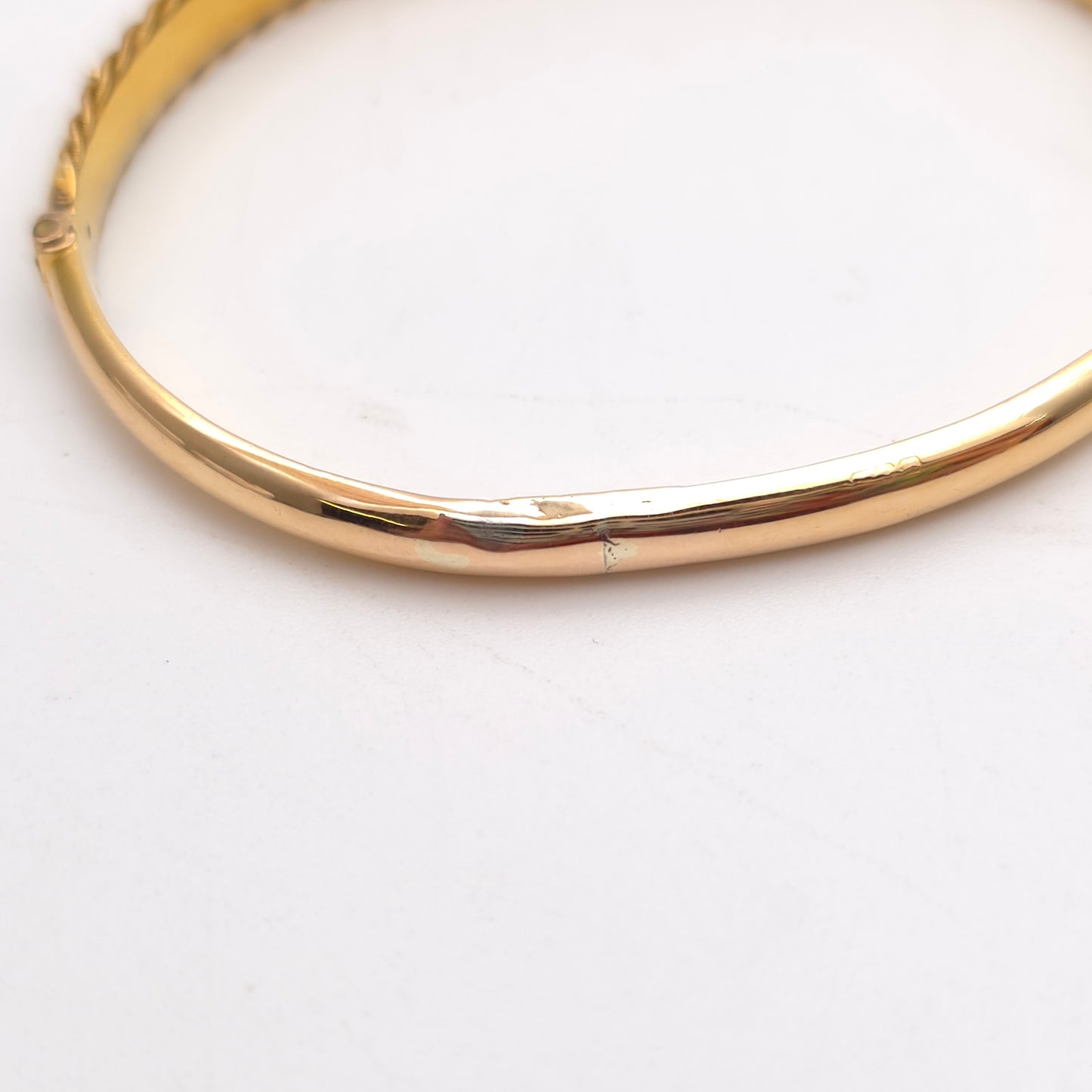 15ct Yellow Gold Antique Victorian Hinged Wirework Patterned Bangle (AF)