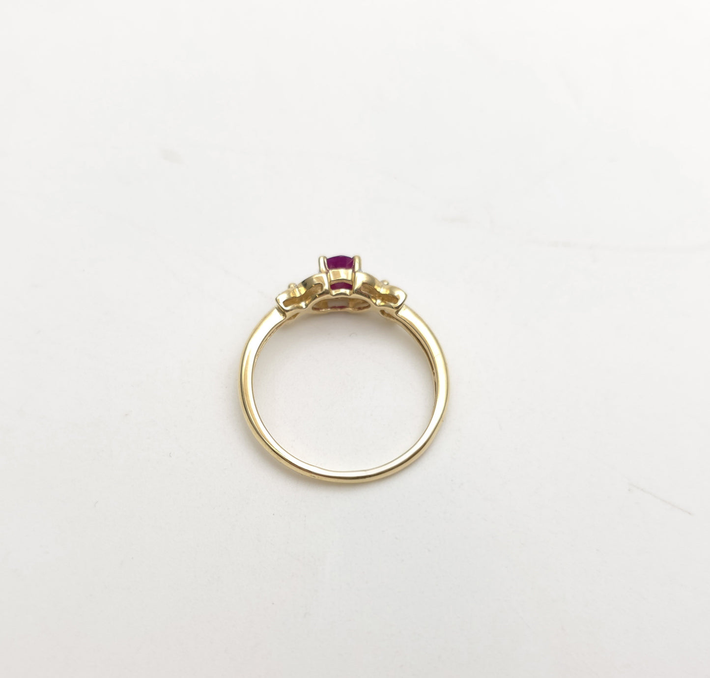 9ct Yellow Gold Pretty Oval Cut Ruby And Diamond Set Cut-out Shoulder Ring