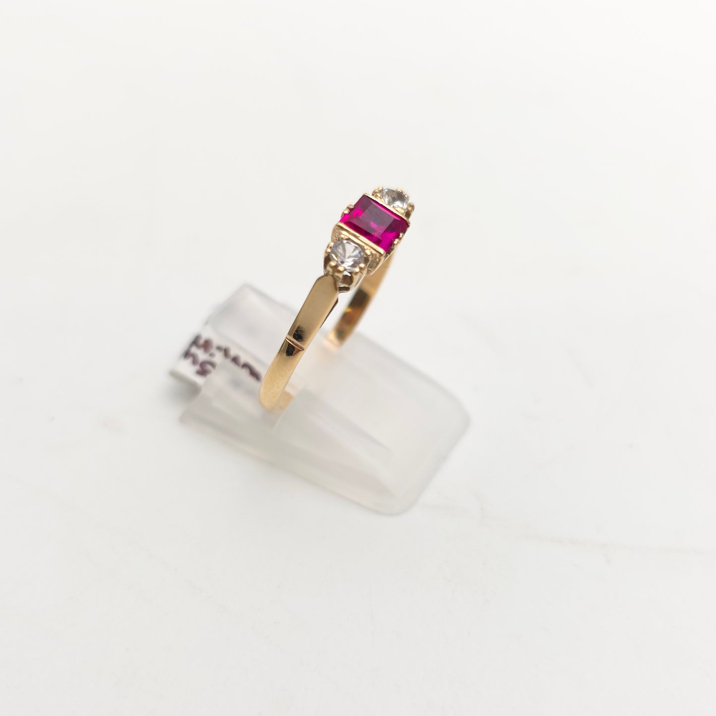 9ct Yellow Gold Vintage Princess Cut Synthetic Ruby And White Stone Trilogy Ring