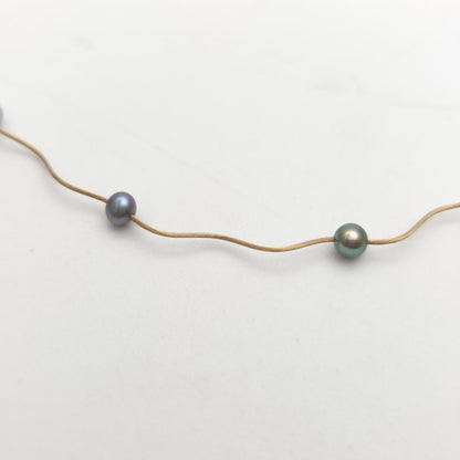9ct Yellow Gold Vintage Lightweight Dark Grey / Black Pearl Wiggle Wire Necklace