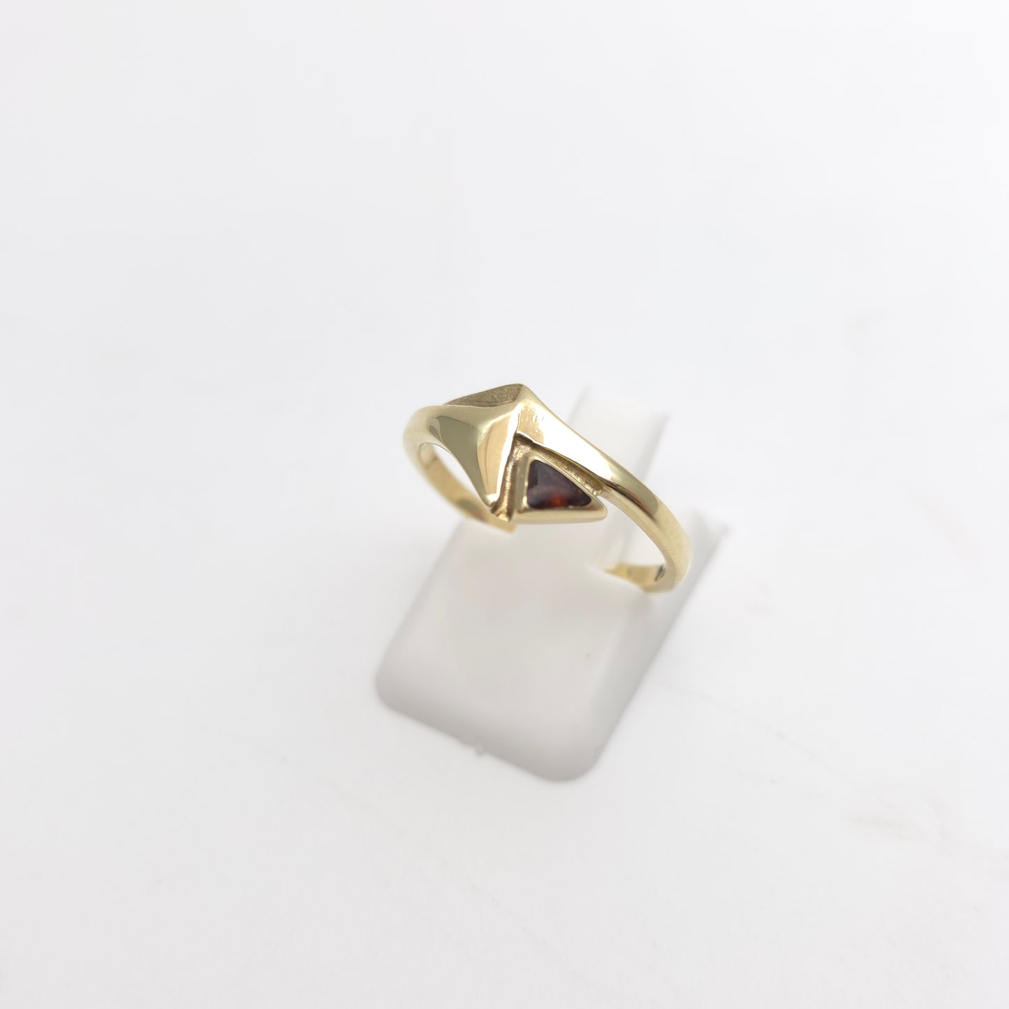 14ct Yellow Gold Unique Vintage Retro Geometric Design Amber Set Ring