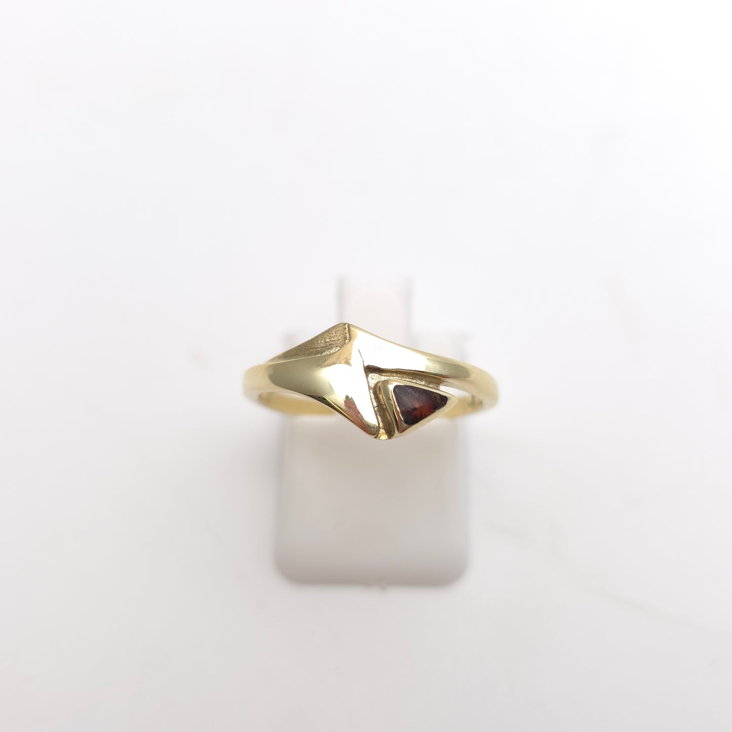 14ct Yellow Gold Unique Vintage Retro Geometric Design Amber Set Ring
