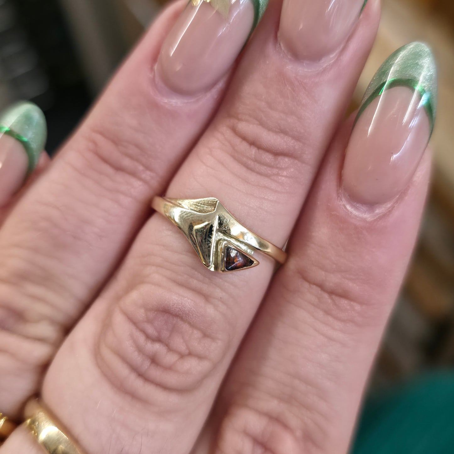 14ct Yellow Gold Unique Vintage Retro Geometric Design Amber Set Ring