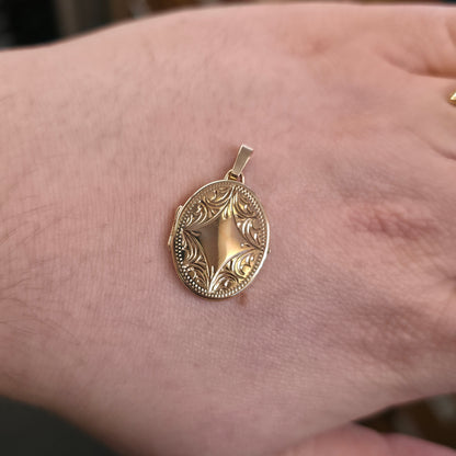 9ct Yellow Gold Vintage Engraved Patterned Slimline Locket Pendant Piece