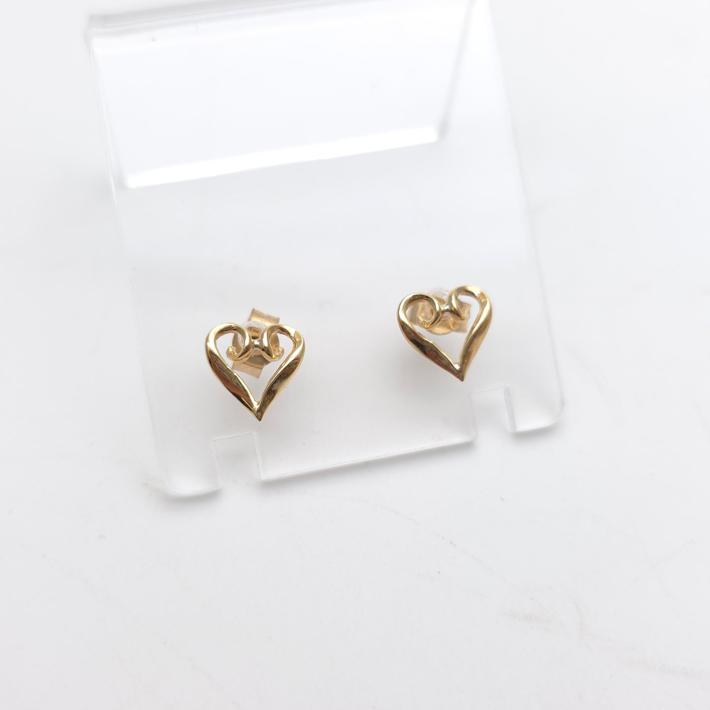 9ct Yellow Gold Small Lightweight Openwork Heart Stud Earrings