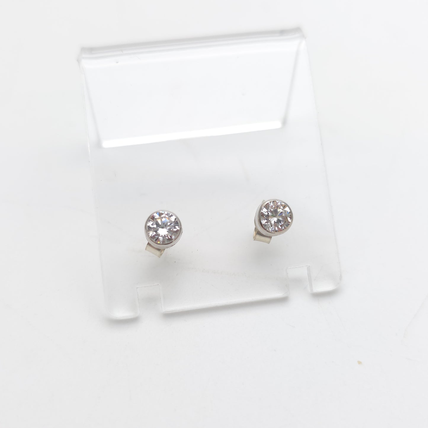 9ct White Gold Simple Collet / Bezel Set White Stone Solitaire Stud Earrings