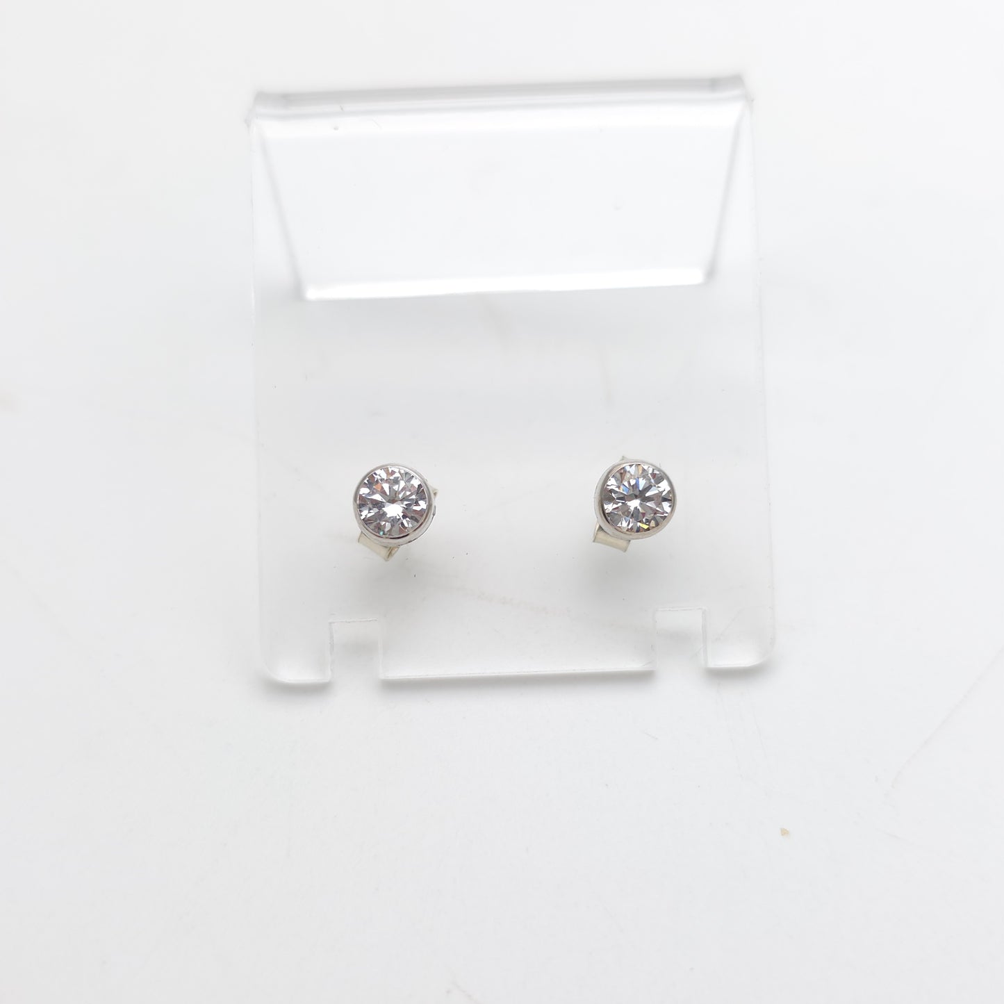 9ct White Gold Simple Collet / Bezel Set White Stone Solitaire Stud Earrings