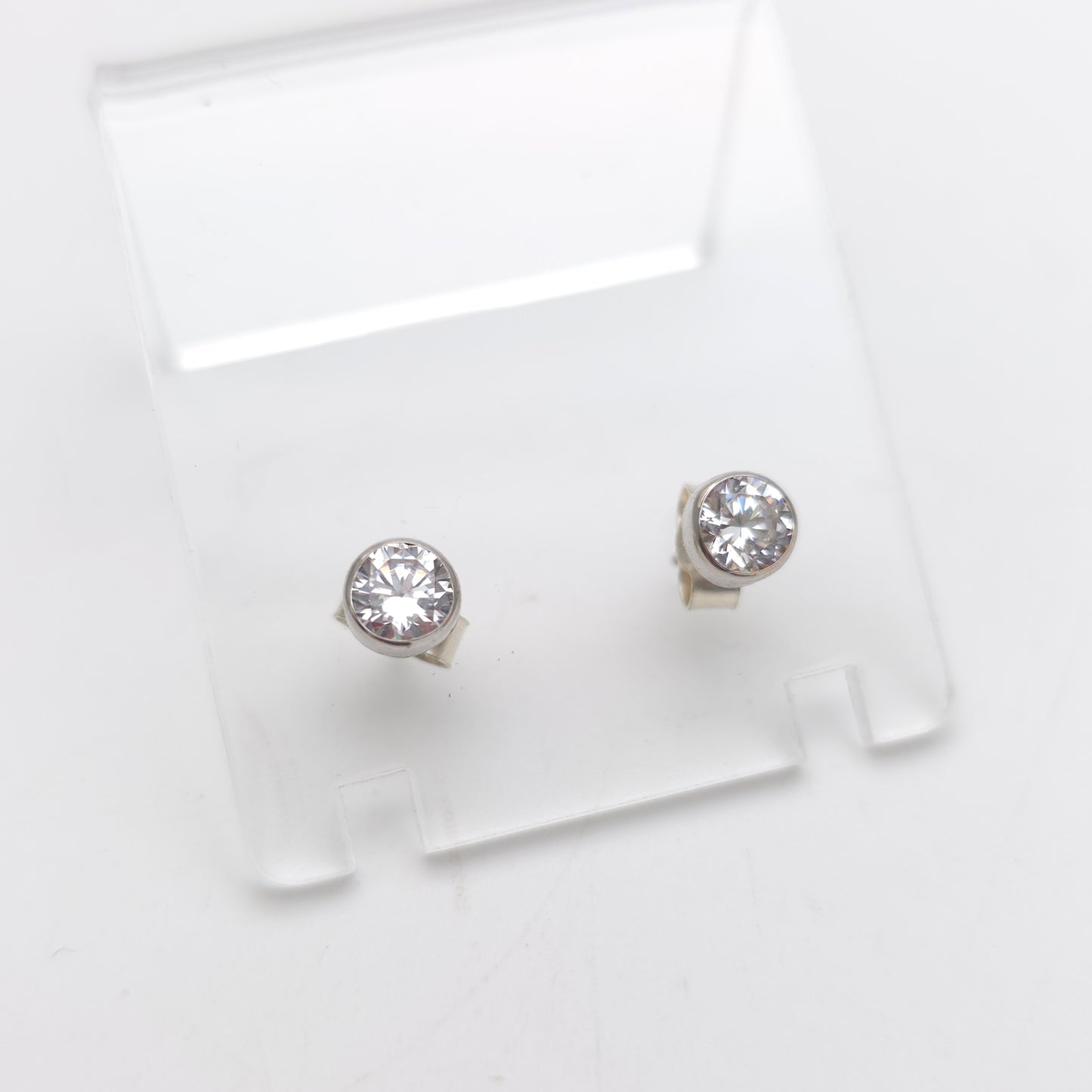 9ct White Gold Simple Collet / Bezel Set White Stone Solitaire Stud Earrings