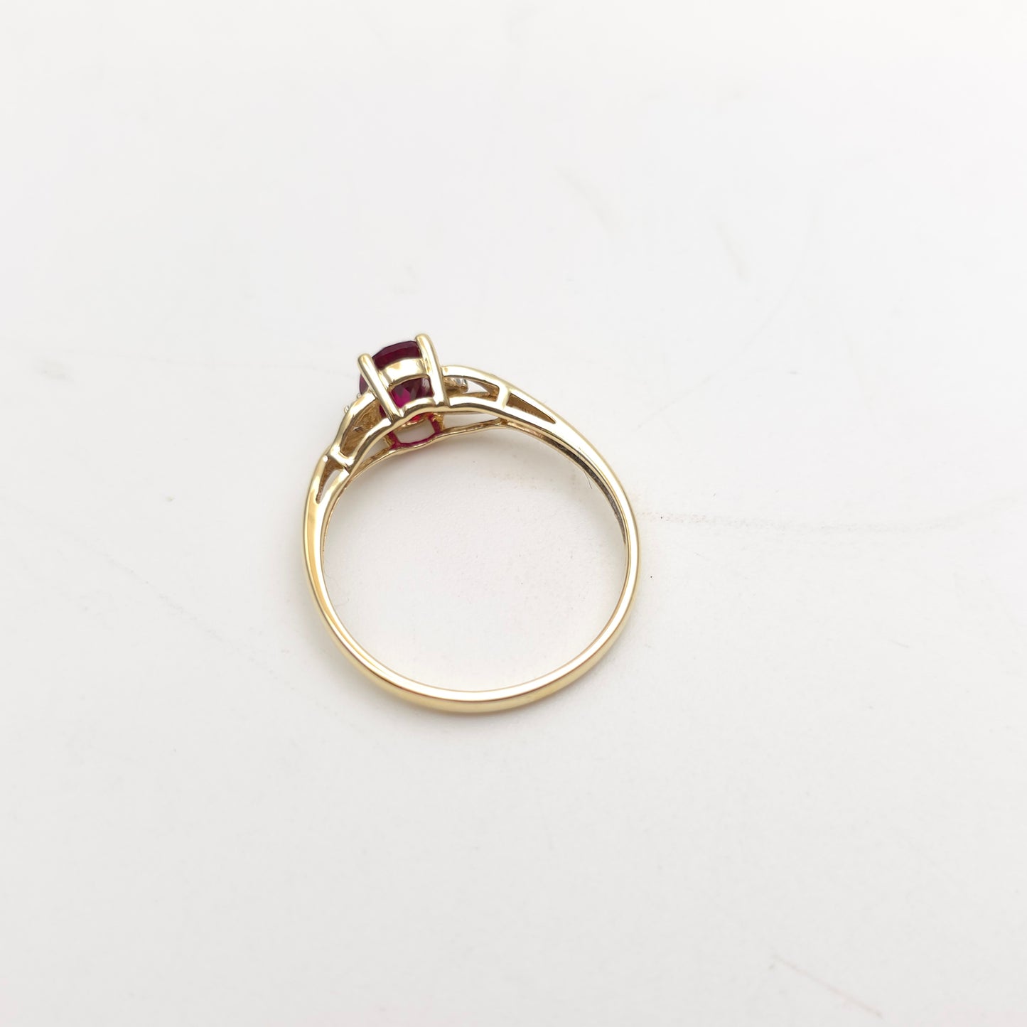 9ct Yellow Gold Vintage Oval Cut Red Stone And Diamond Cut Out Shoulders Ring