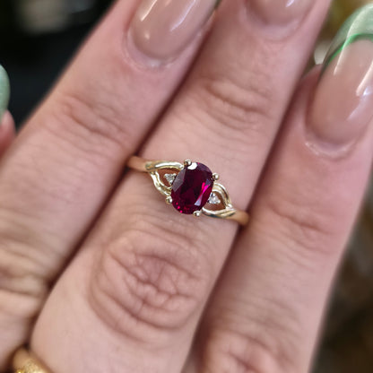 9ct Yellow Gold Vintage Oval Cut Red Stone And Diamond Cut Out Shoulders Ring