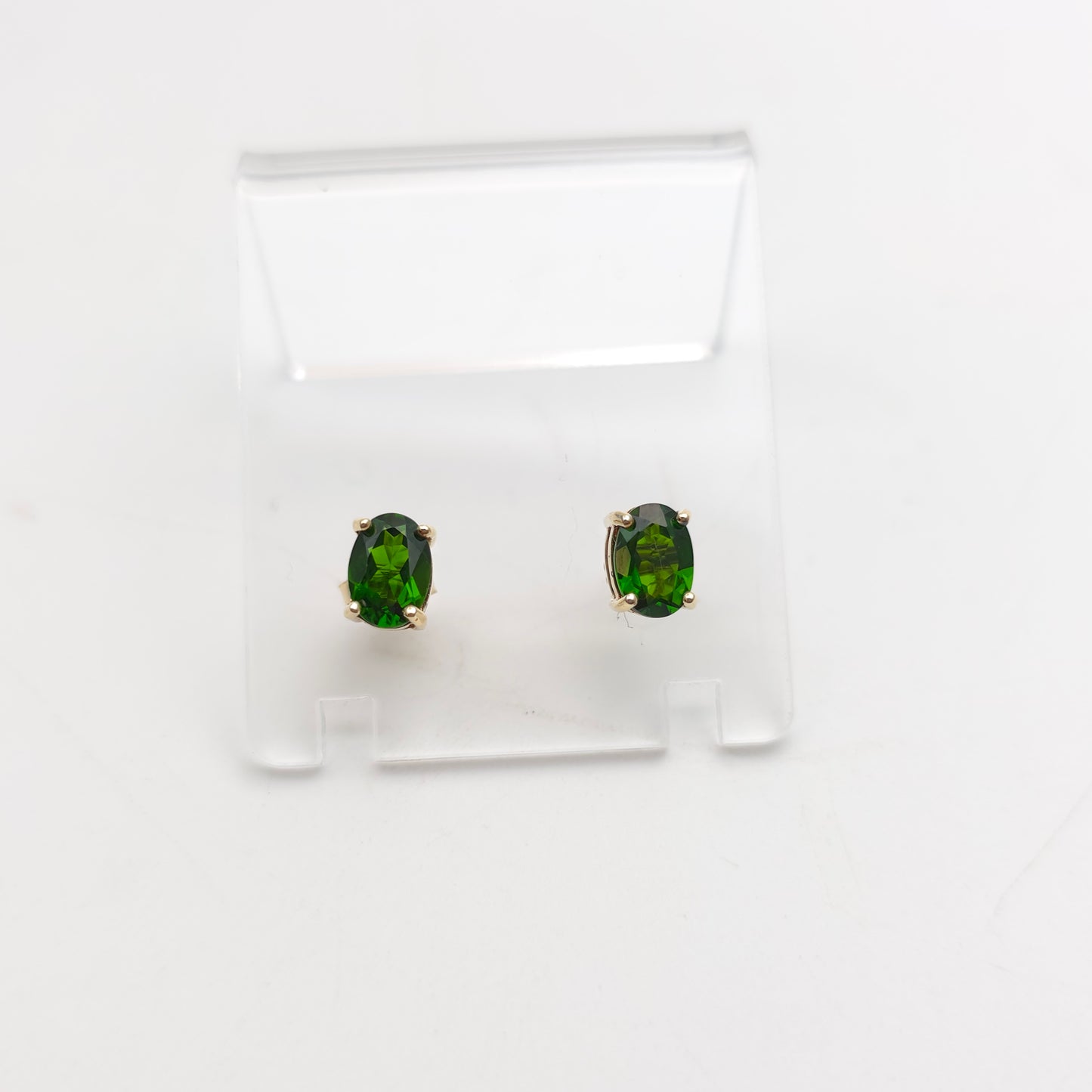 9ct Yellow Gold Oval Cut Chrome Diopside Solitaire Stud Earrings
