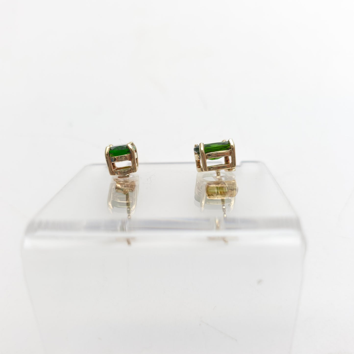9ct Yellow Gold Oval Cut Chrome Diopside Solitaire Stud Earrings