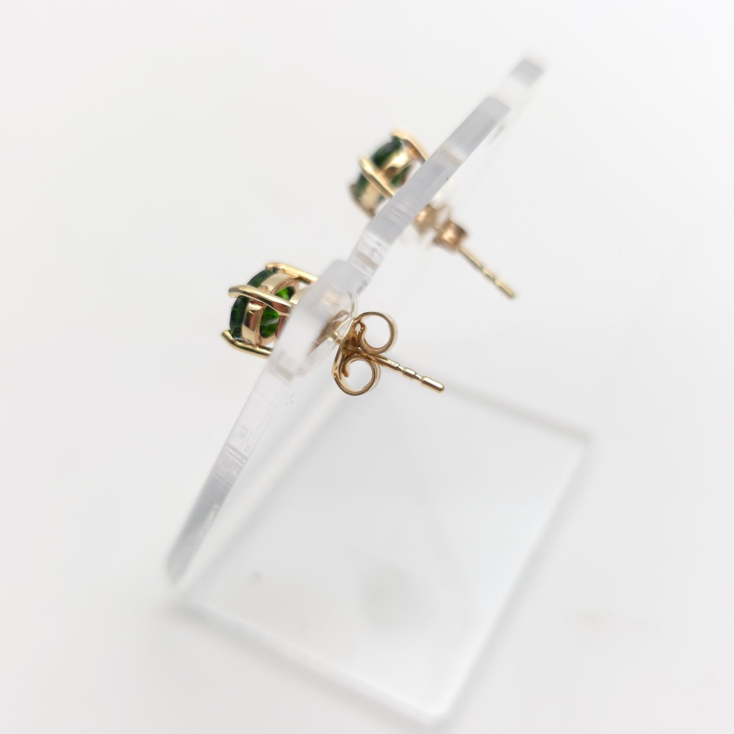 9ct Yellow Gold Oval Cut Chrome Diopside Solitaire Stud Earrings