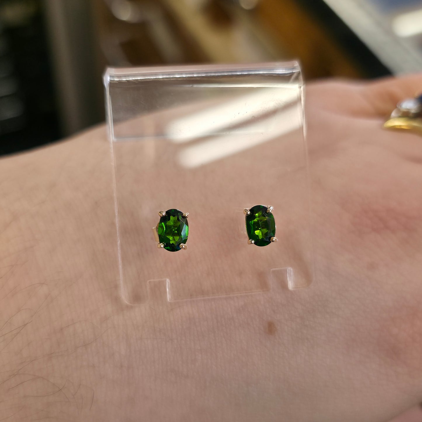 9ct Yellow Gold Oval Cut Chrome Diopside Solitaire Stud Earrings