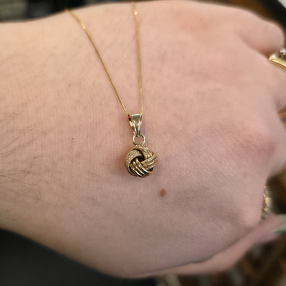 9ct Yellow Gold Vintage Lightweight Mixed Texture Knot Pendant Necklace