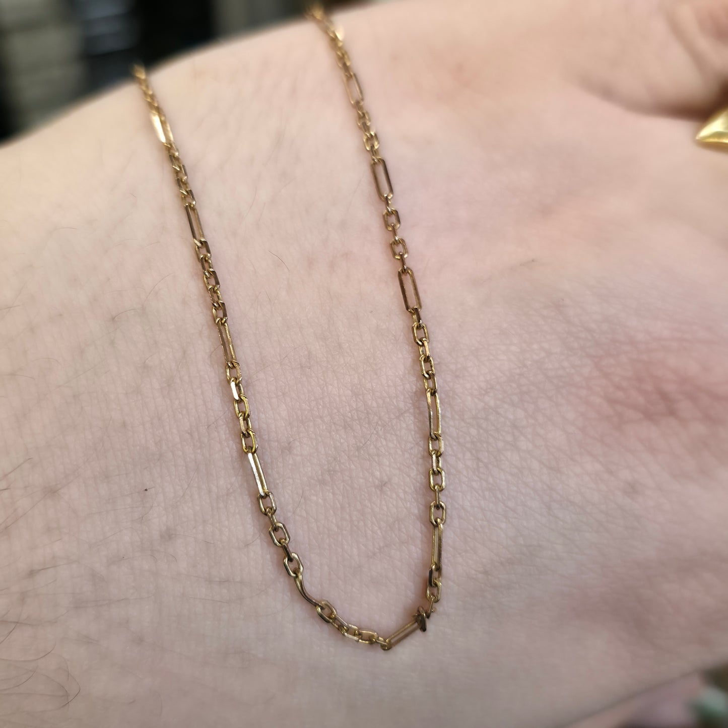 9ct Yellow Gold Vintage 5+1 Figaro 16 Inch Chain
