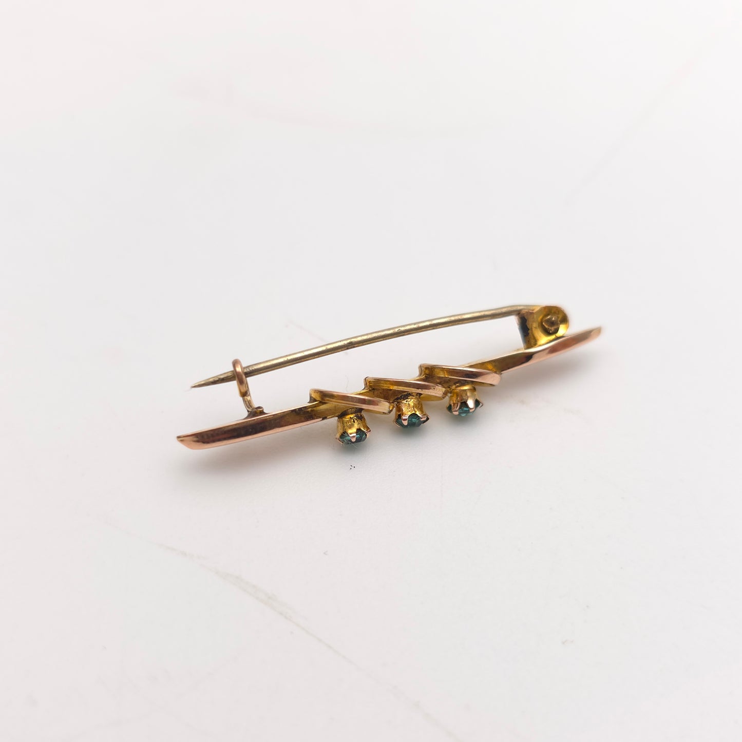 9ct Yellow Gold Antique Green Paste Stone Bar Brooch