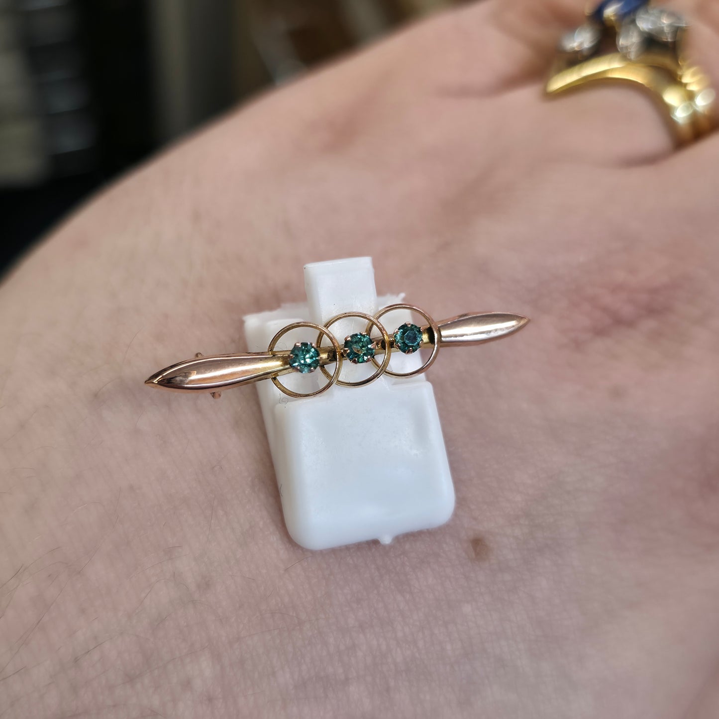 9ct Yellow Gold Antique Green Paste Stone Bar Brooch