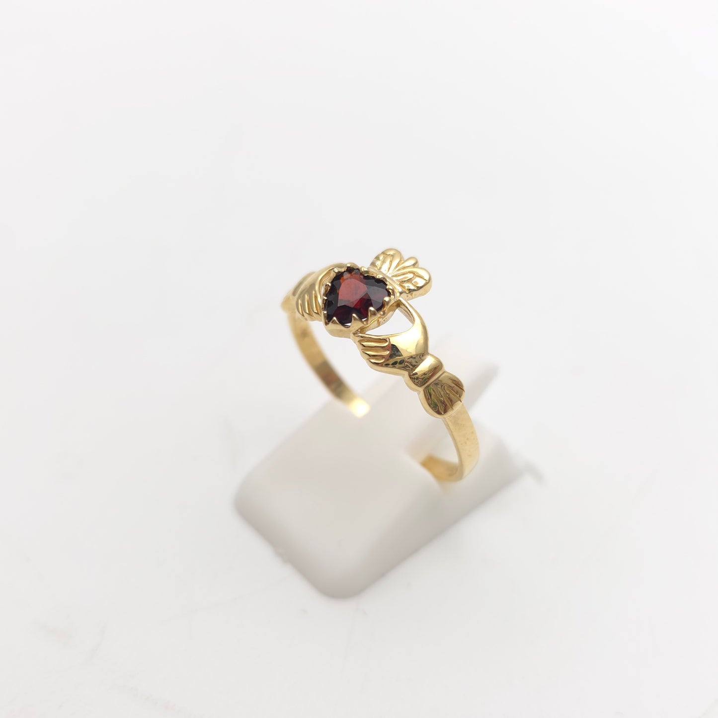 9ct Yellow Gold Traditional Heart Cut Garnet Set Claddagh Vintage Ring