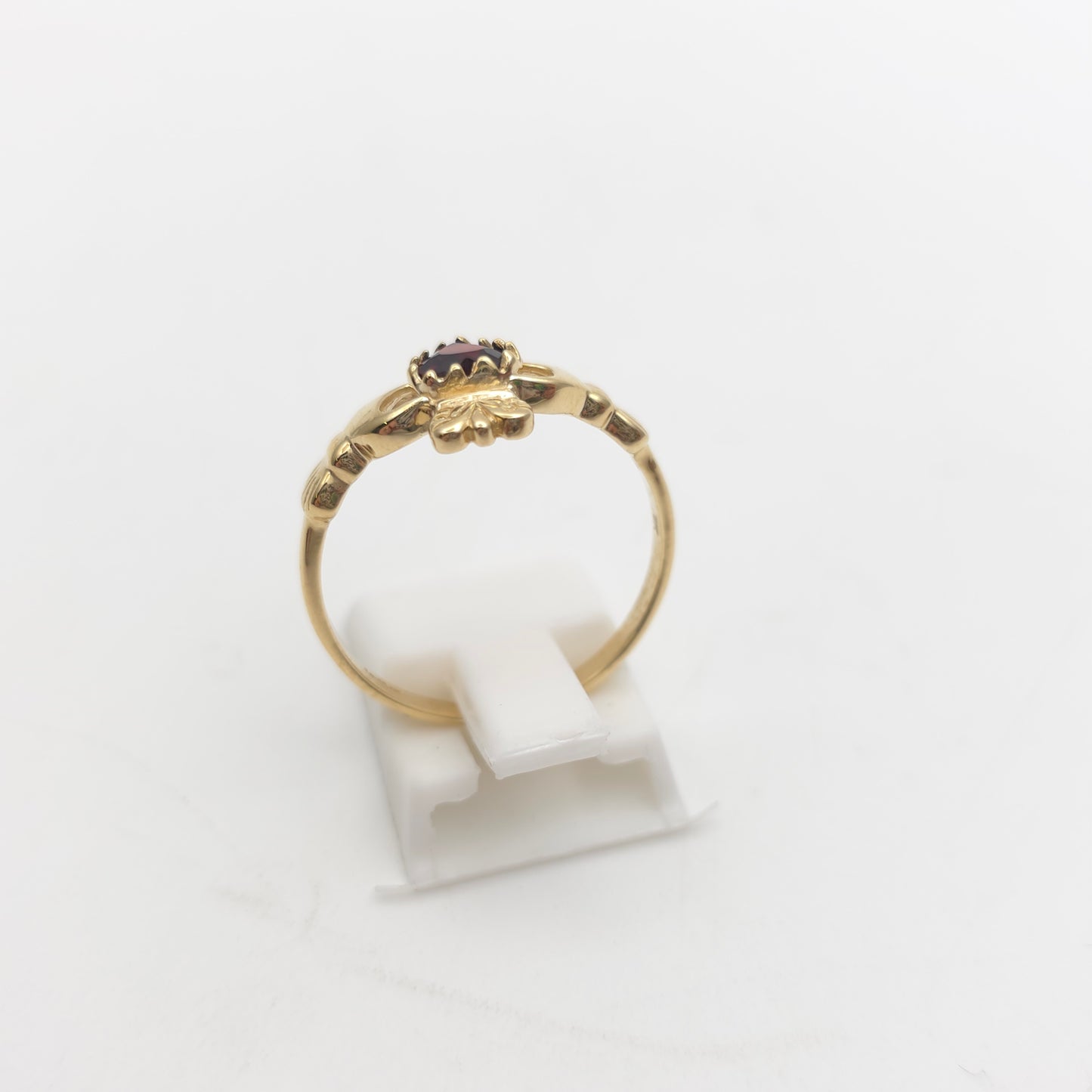 9ct Yellow Gold Traditional Heart Cut Garnet Set Claddagh Vintage Ring