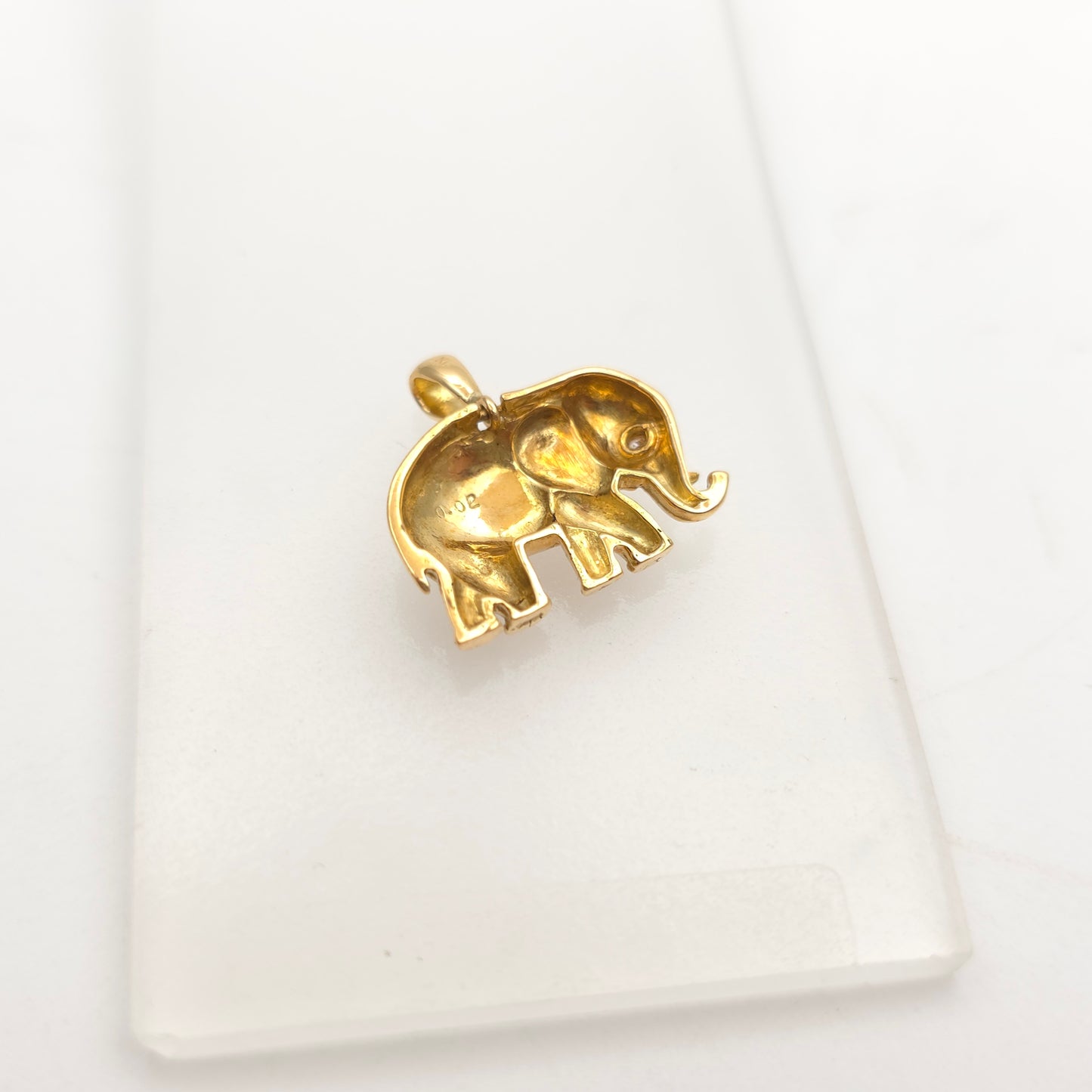 18ct Yellow Gold Vintage Diamond Set Elephant Pendant Piece