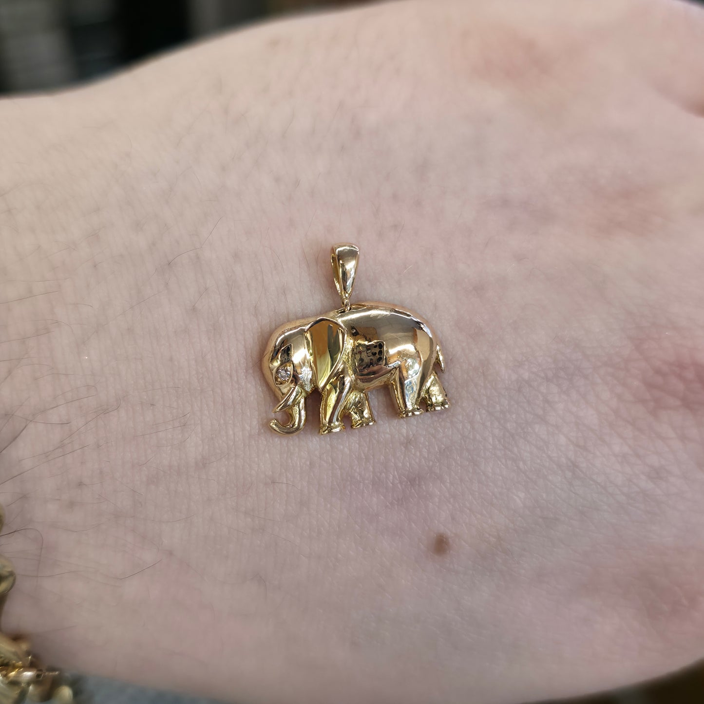 18ct Yellow Gold Vintage Diamond Set Elephant Pendant Piece