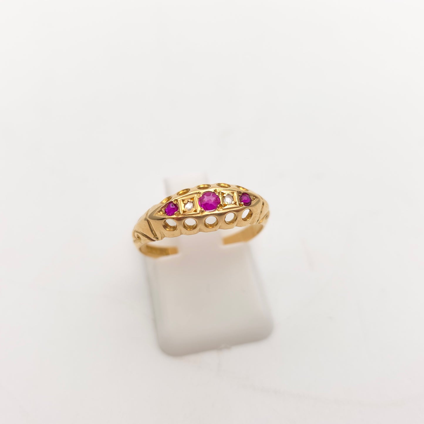 18ct Yellow Gold Antique Synthetic Ruby and Diamond Boat Ring Birmingham 1918