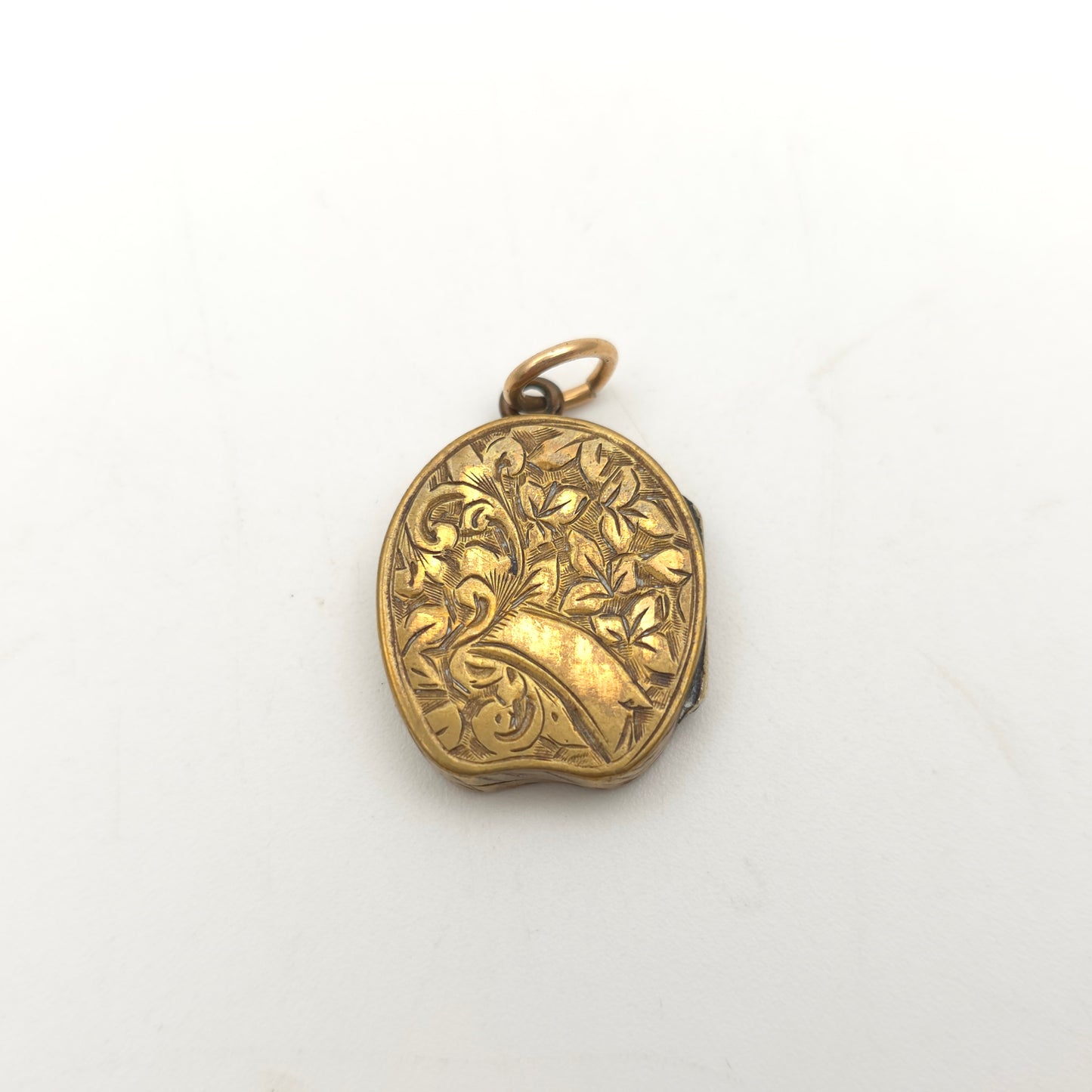 Antique Rolled Gold Horseshoe And Foliate Patterned Engraved Locket (AF)