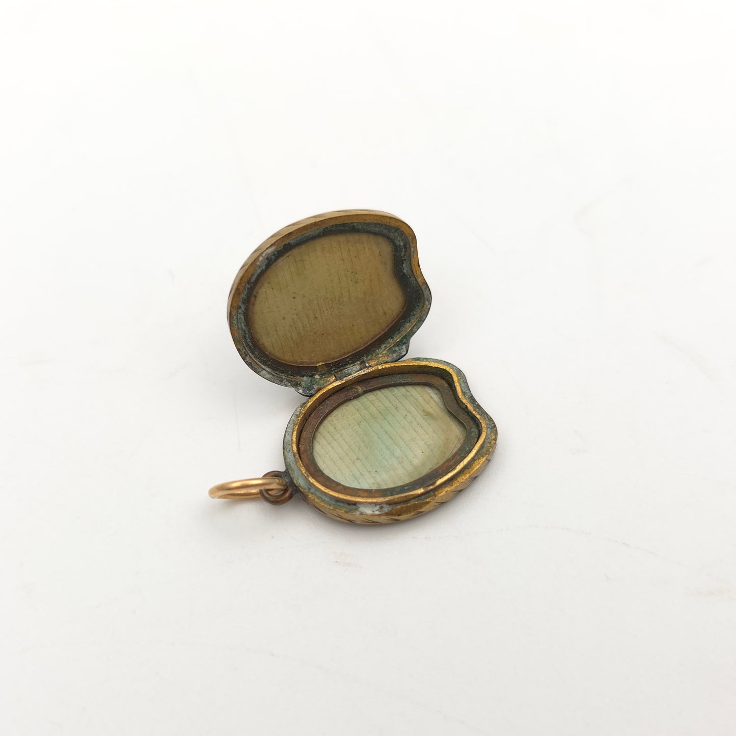 Antique Rolled Gold Horseshoe And Foliate Patterned Engraved Locket (AF)