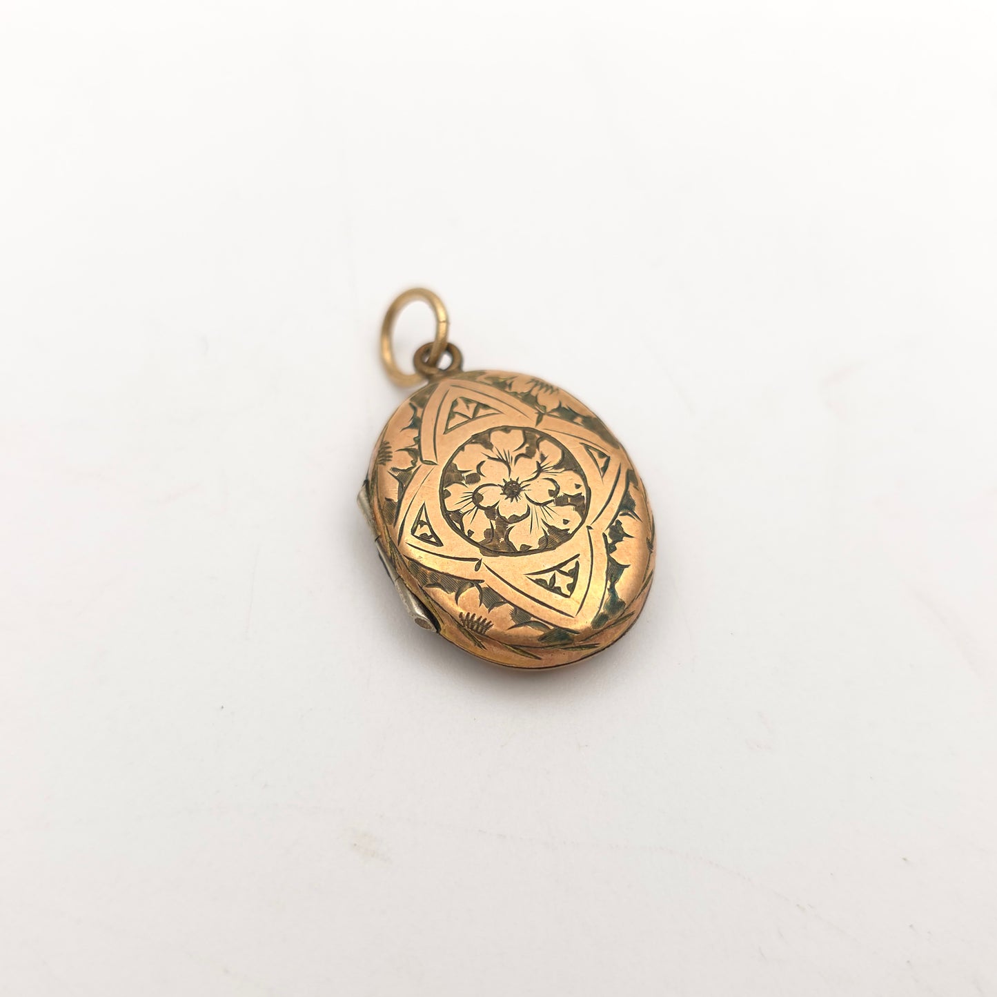 Antique Rolled Gold Floral Engraved Patterned Oval Shaped Locket (AF)