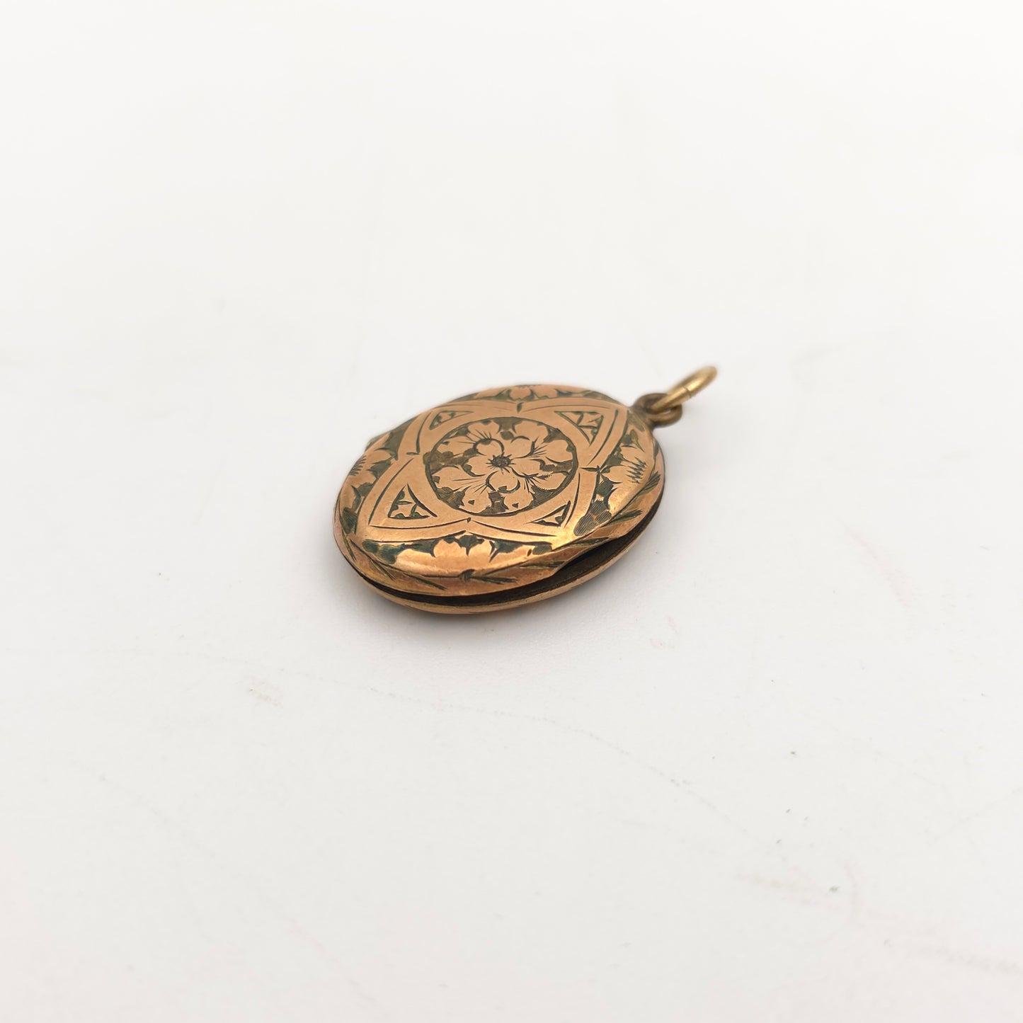 Antique Rolled Gold Floral Engraved Patterned Oval Shaped Locket (AF)