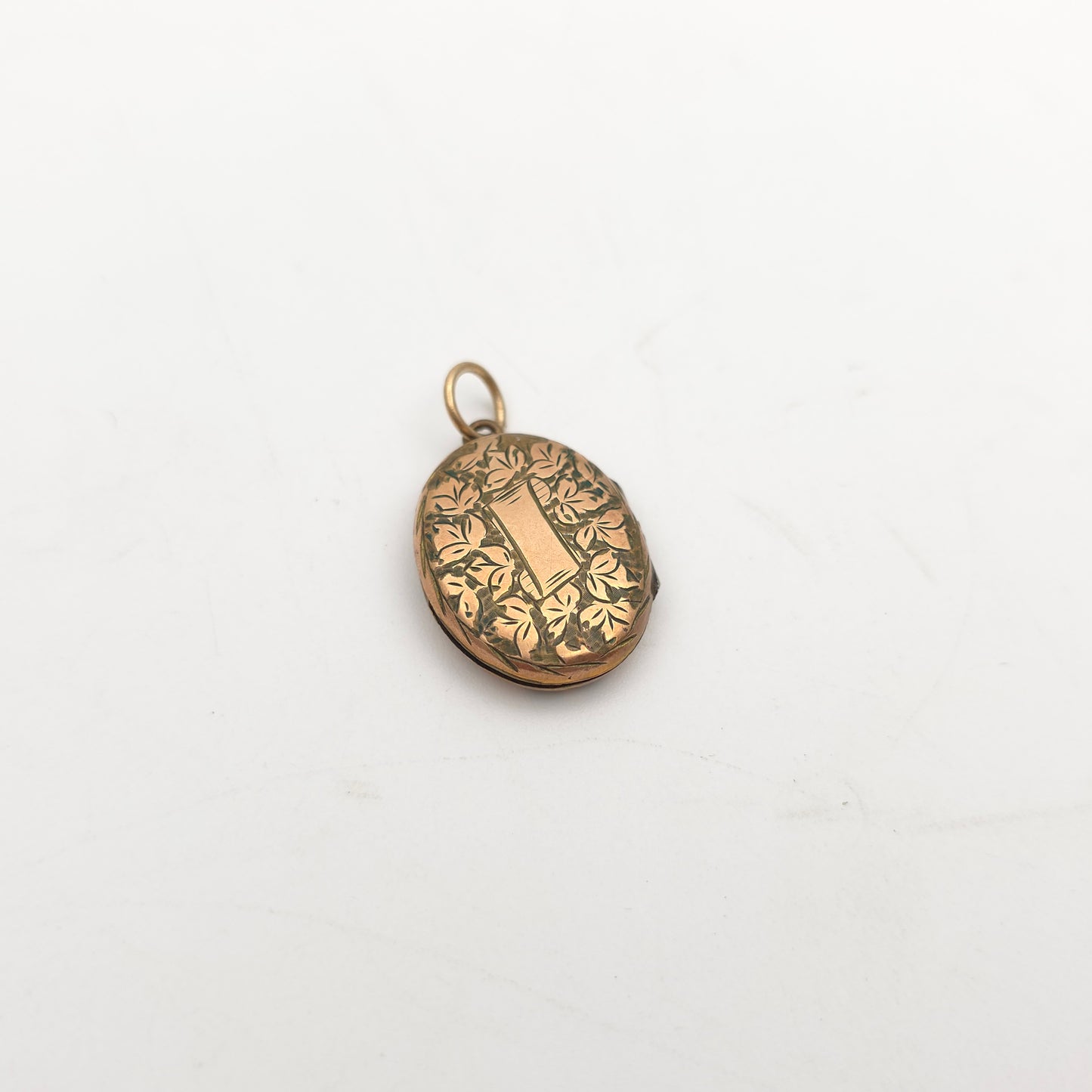 Antique Rolled Gold Floral Engraved Patterned Oval Shaped Locket (AF)