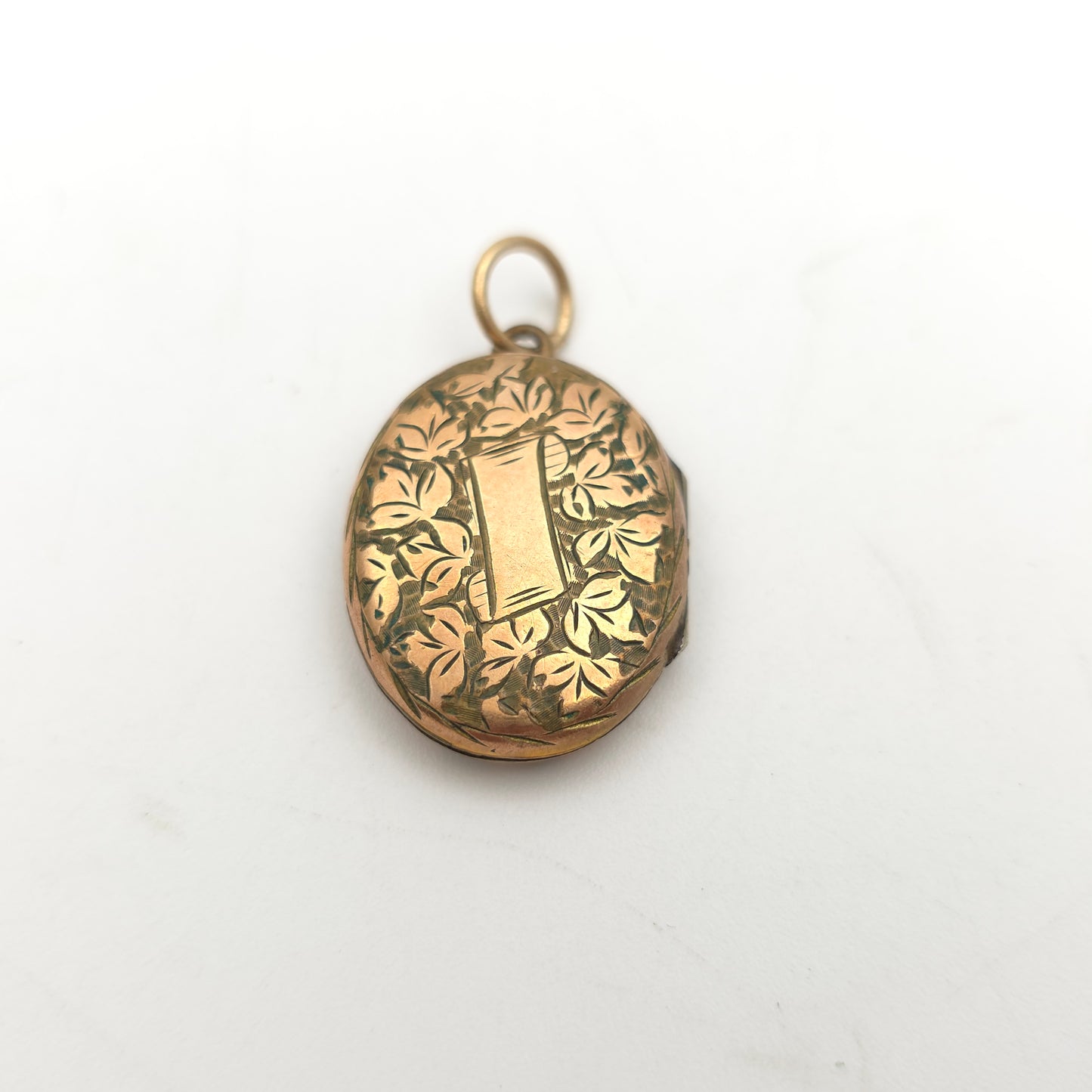 Antique Rolled Gold Floral Engraved Patterned Oval Shaped Locket (AF)