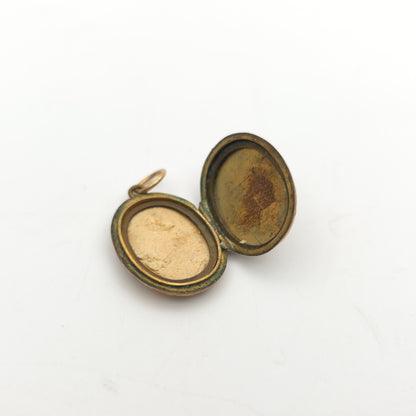 Antique Rolled Gold Floral Engraved Patterned Oval Shaped Locket (AF)