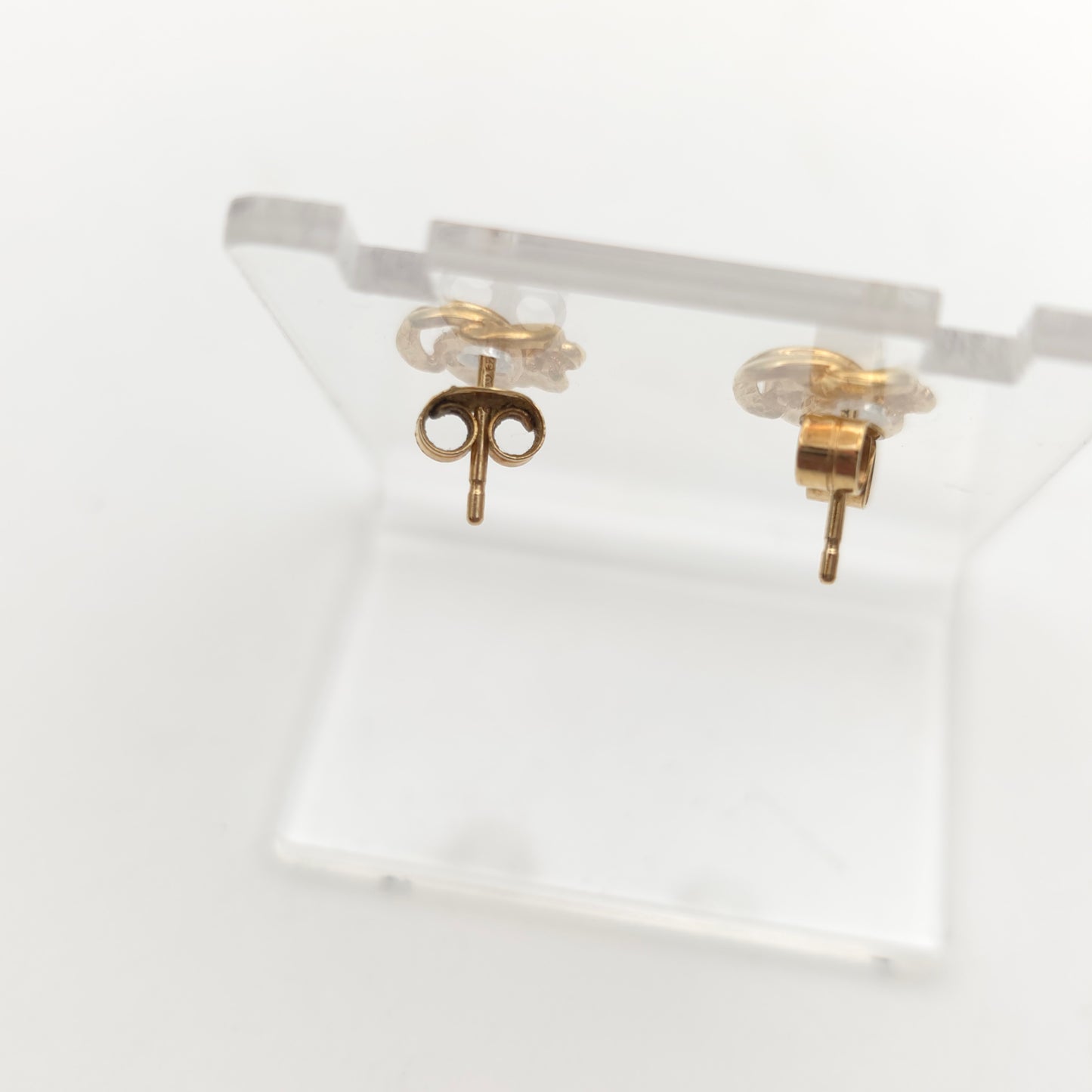 9ct Yellow Gold Lightweight Swirly Knot Style Stud Earrings