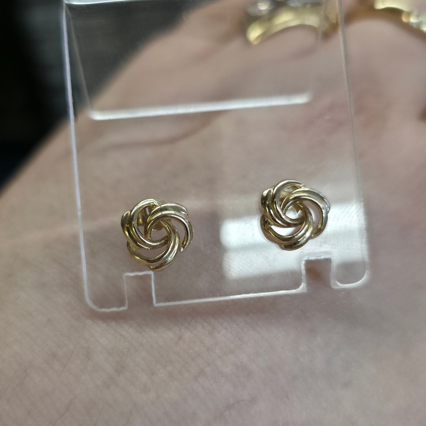 9ct Yellow Gold Lightweight Swirly Knot Style Stud Earrings