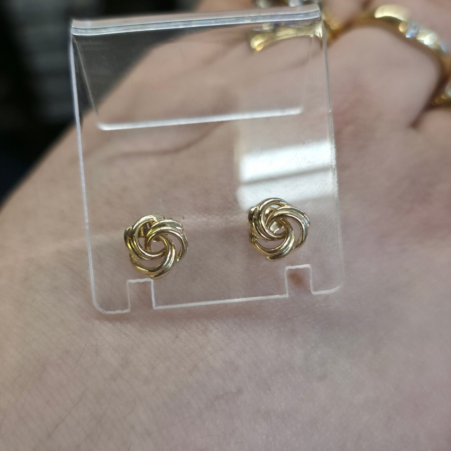 9ct Yellow Gold Lightweight Swirly Knot Style Stud Earrings