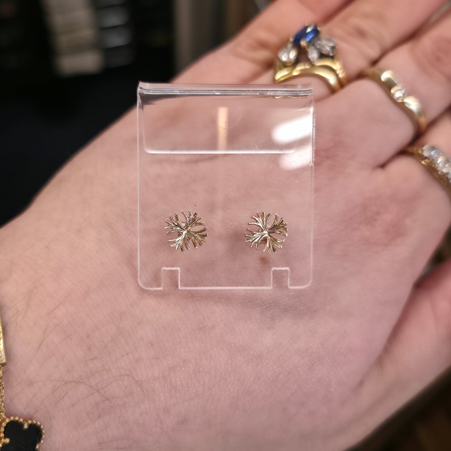9ct Yellow Gold Vintage Starburst / Cross Stud Style Earrings