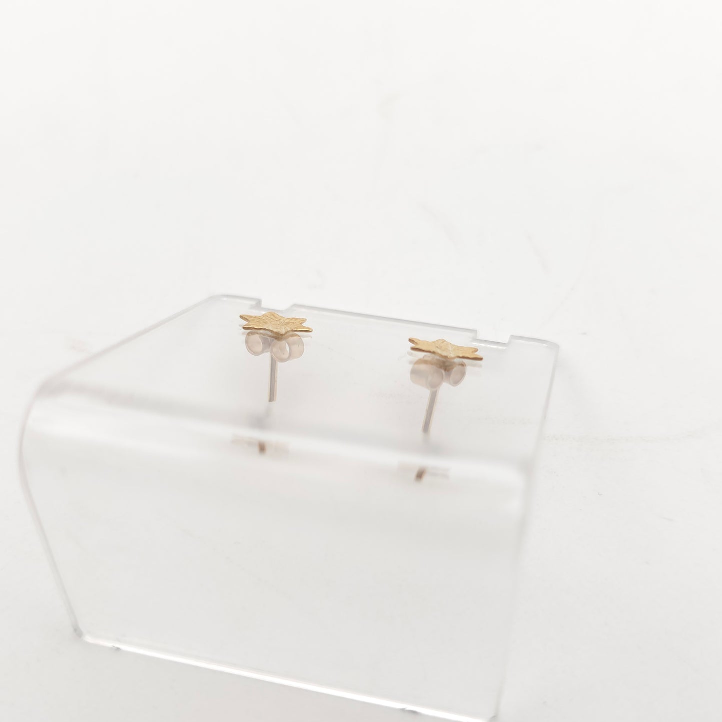 9ct Yellow Gold Vintage Small Lightweight Diamond Cut Star Stud Earrings
