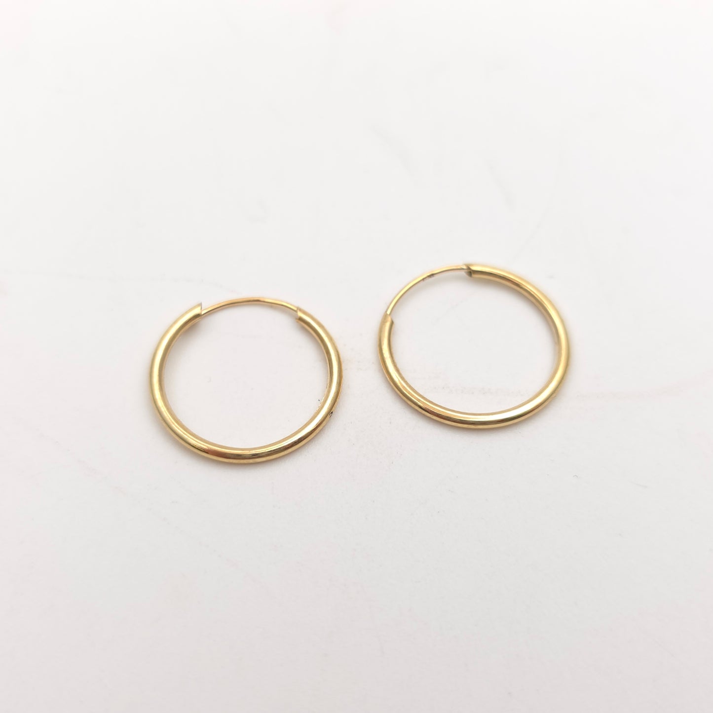 9ct Yellow Gold Vintage Hollow Plain Polished Sleeper Style Hoop Earrings