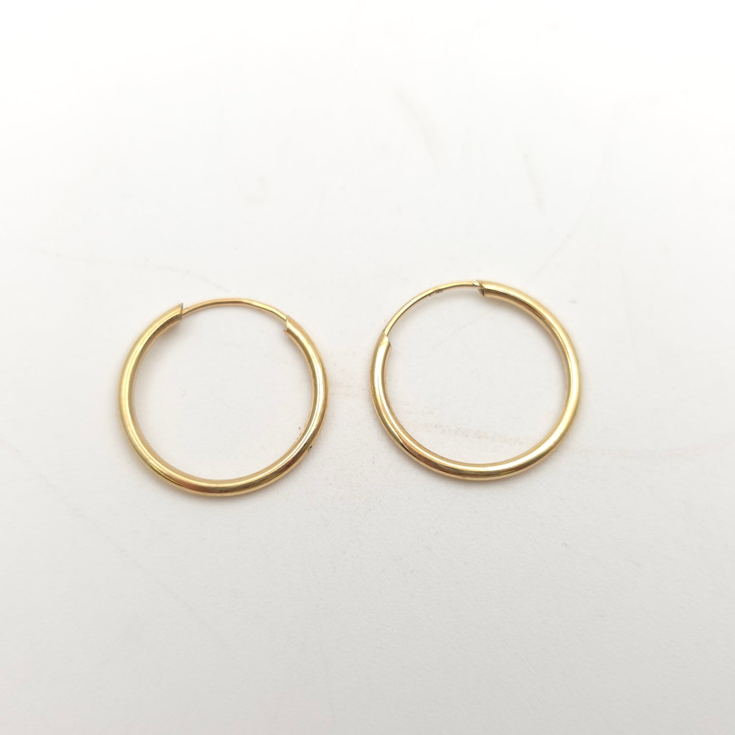 9ct Yellow Gold Vintage Hollow Plain Polished Sleeper Style Hoop Earrings